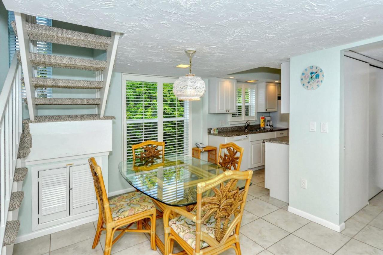 Laplaya 201C: Beachfront Corner Unit with Gulf Panorama Longboat Key Exterior photo