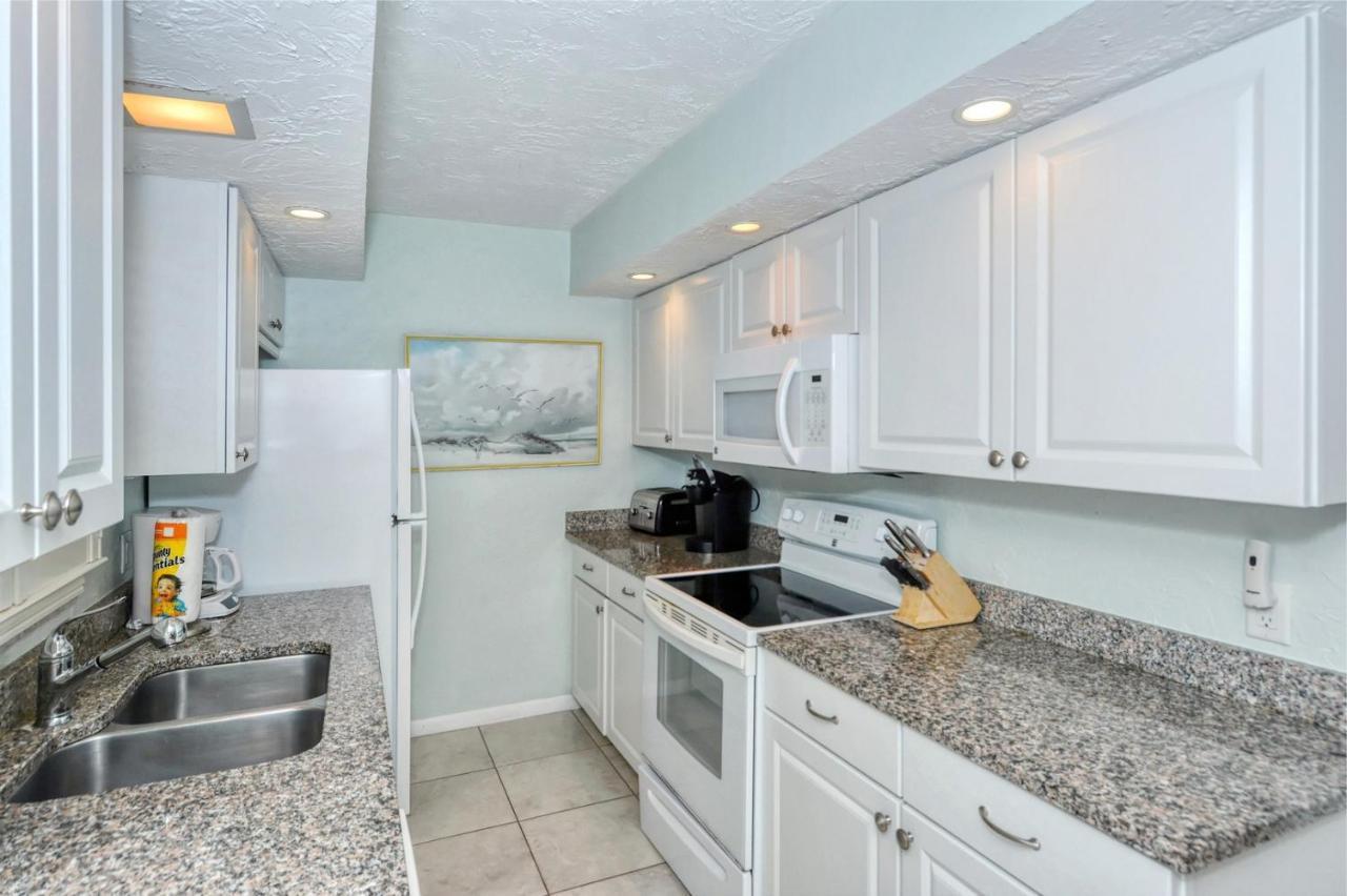 Laplaya 201C: Beachfront Corner Unit with Gulf Panorama Longboat Key Exterior photo