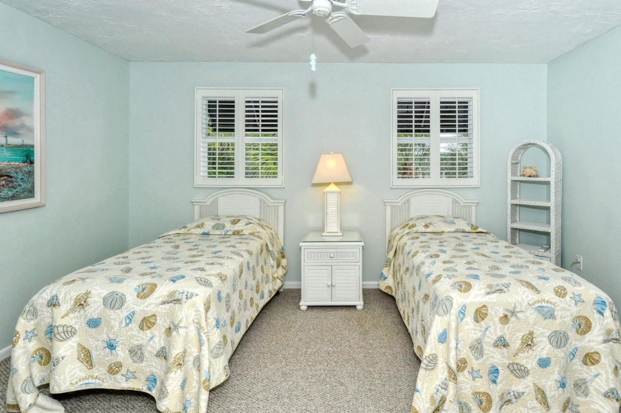 Laplaya 201C: Beachfront Corner Unit with Gulf Panorama Longboat Key Exterior photo