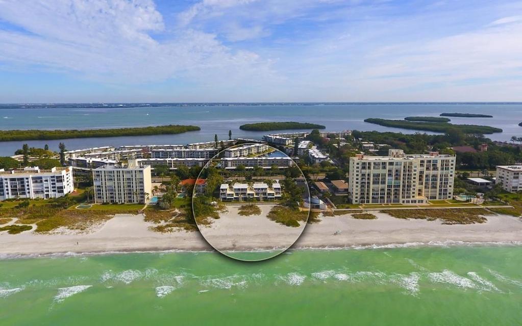 Laplaya 201C: Beachfront Corner Unit with Gulf Panorama Longboat Key Exterior photo